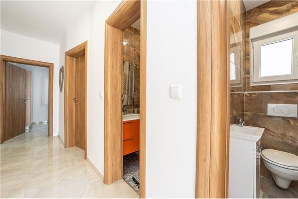 Apartment A8, for 6 persons