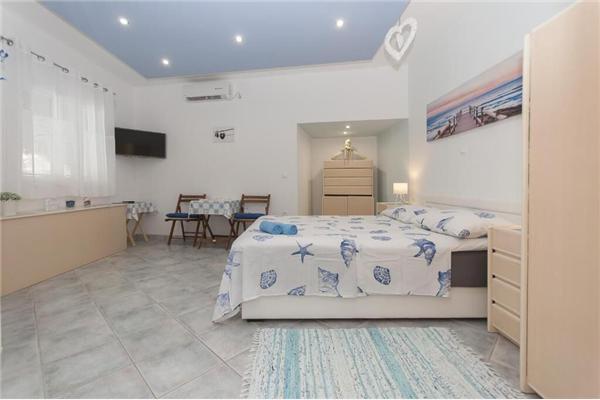 House K1, for 8 persons