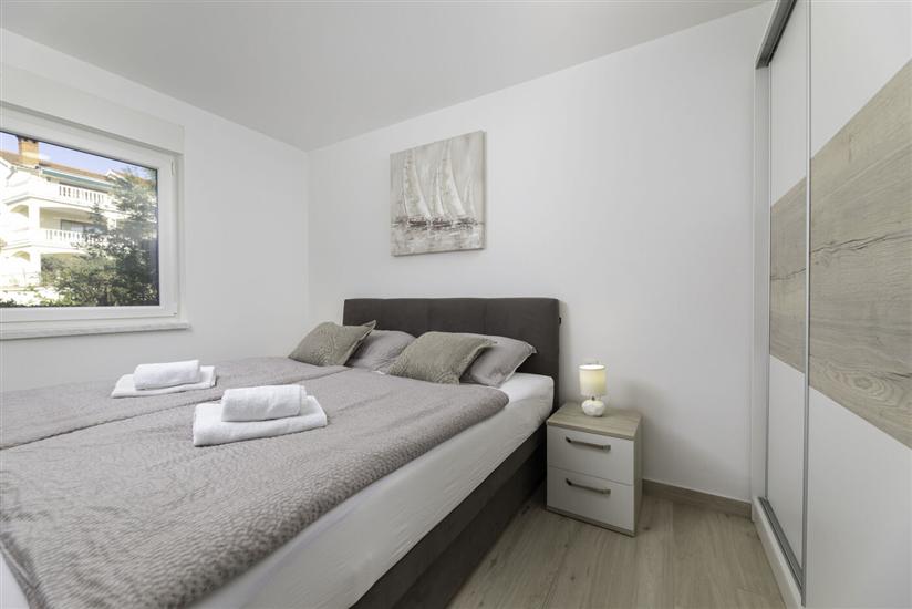 Apartment A1, for 5 persons