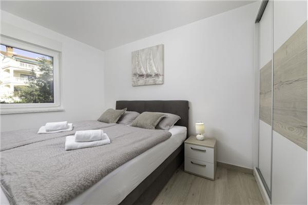 Apartment A1, for 5 persons