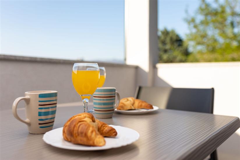 Apartment A1, for 5 persons