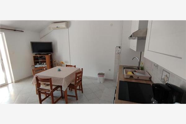 Apartment A1, for 5 persons