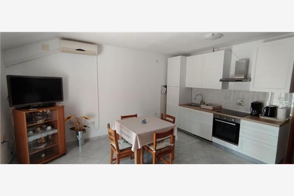 Apartment A1, for 5 persons
