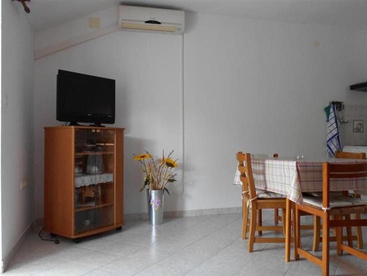 Apartment A1, for 5 persons
