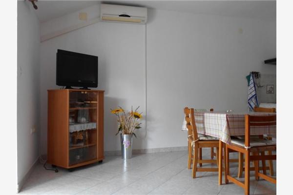 Apartment A1, for 5 persons