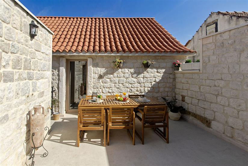 House Marijeta and  Tonka