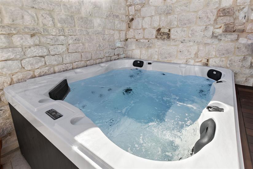 House Marijeta and  Tonka