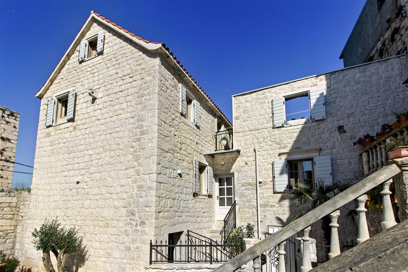 House Marijeta and  Tonka