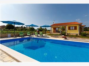 Villa Bali Porec, Size 110.00 m2, Airline distance to town centre 500 m