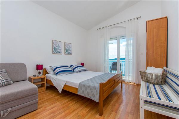 Apartment A1, for 7 persons