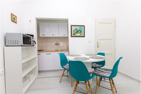 Apartment A1, for 7 persons