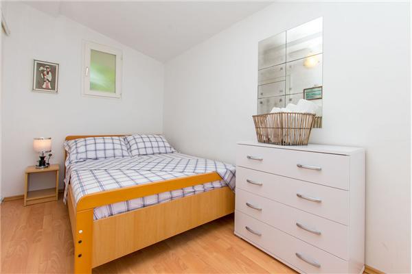 Apartment A1, for 7 persons