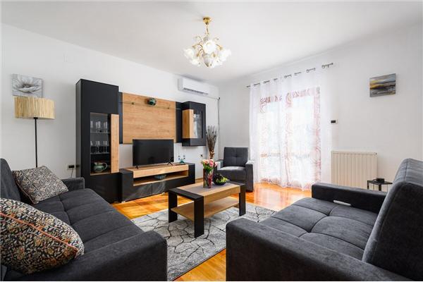 Apartment A1, for 7 persons