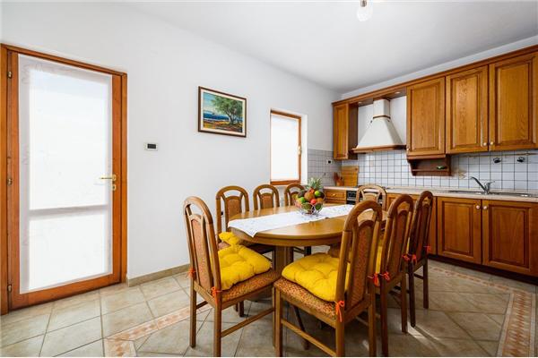 Apartment A1, for 7 persons