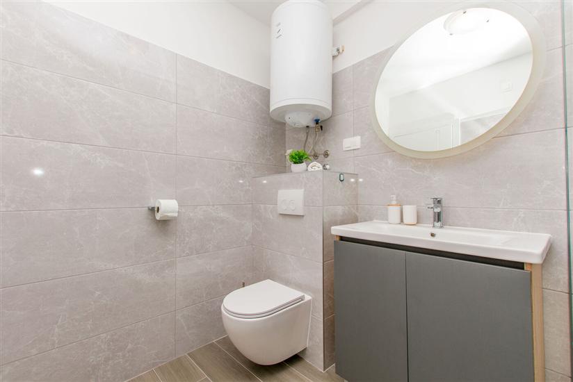 Apartment A2, for 5 persons