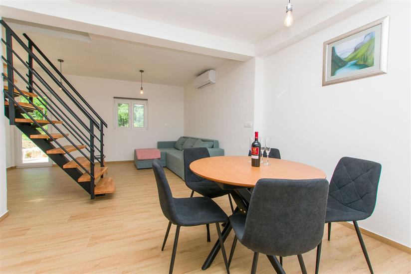 Apartment A2, for 5 persons