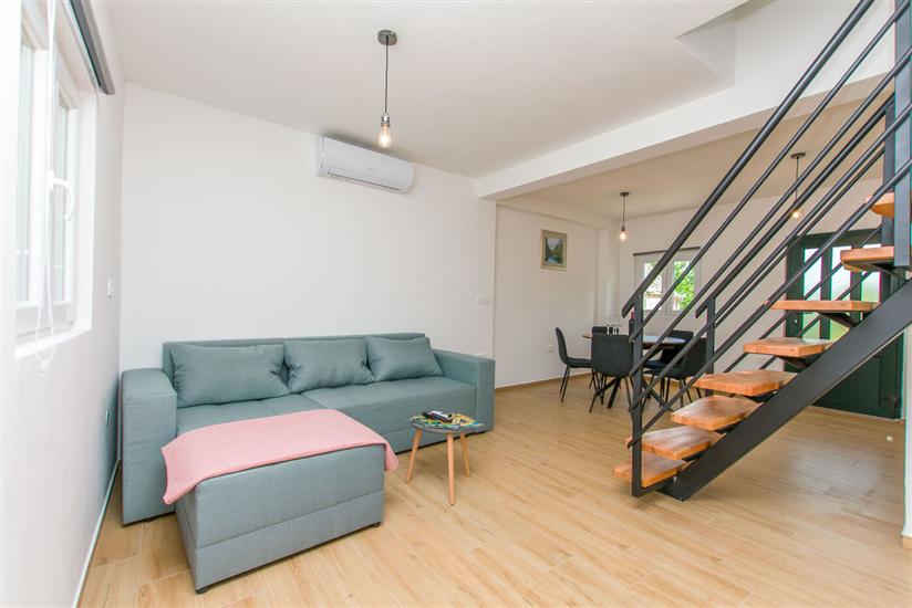 Apartment A2, for 5 persons
