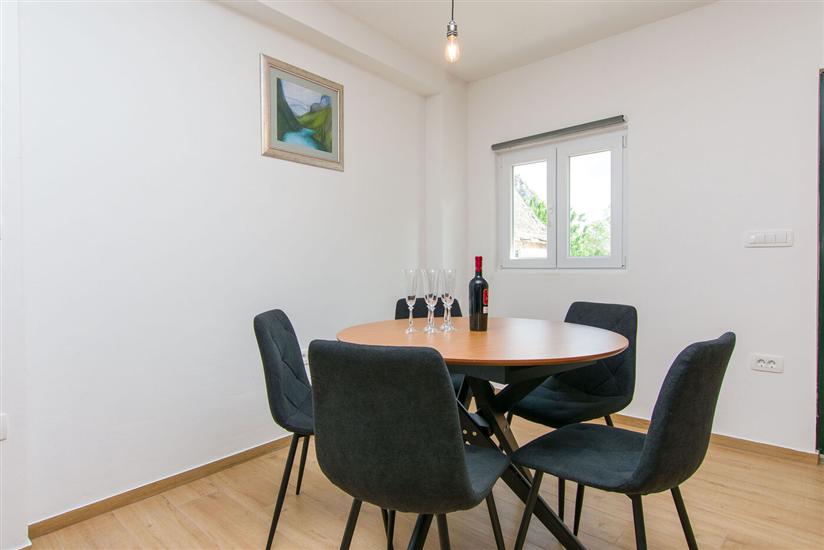 Apartment A2, for 5 persons