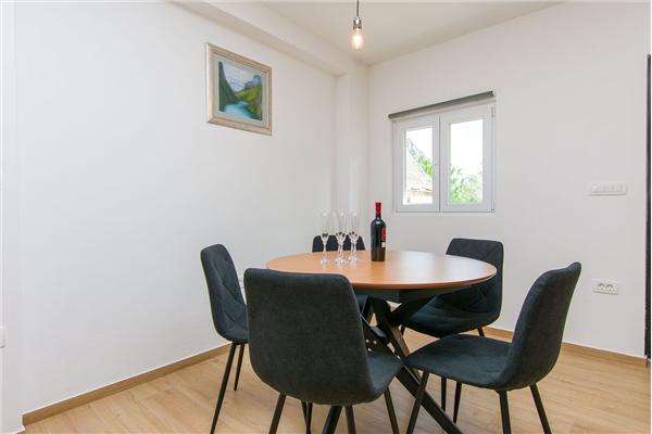 Apartment A2, for 5 persons