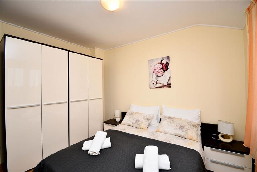 Apartment A2, for 5 persons
