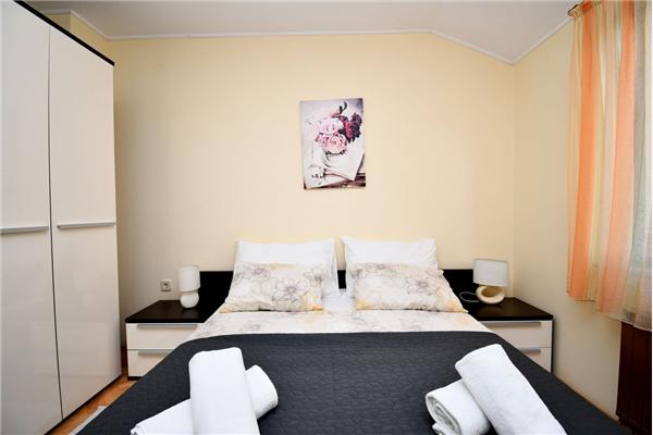 Apartment A2, for 5 persons