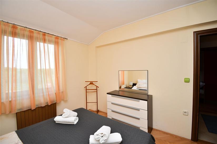 Apartment A2, for 5 persons