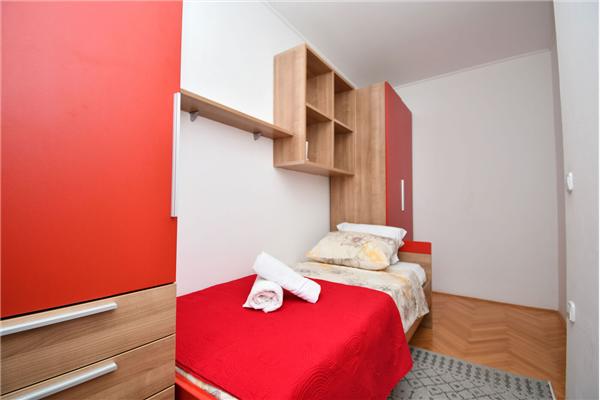 Apartment A2, for 5 persons