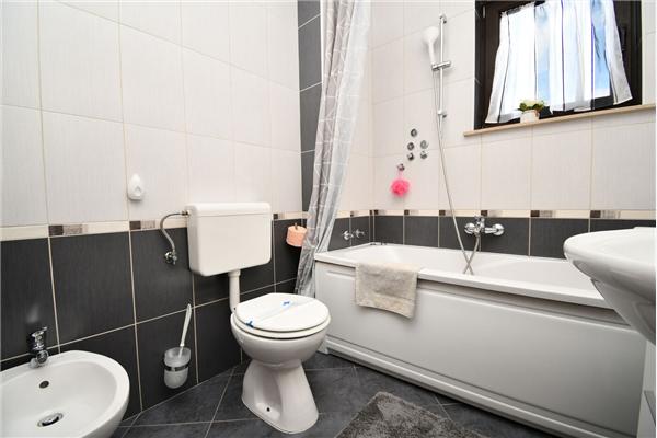 Apartment A2, for 5 persons