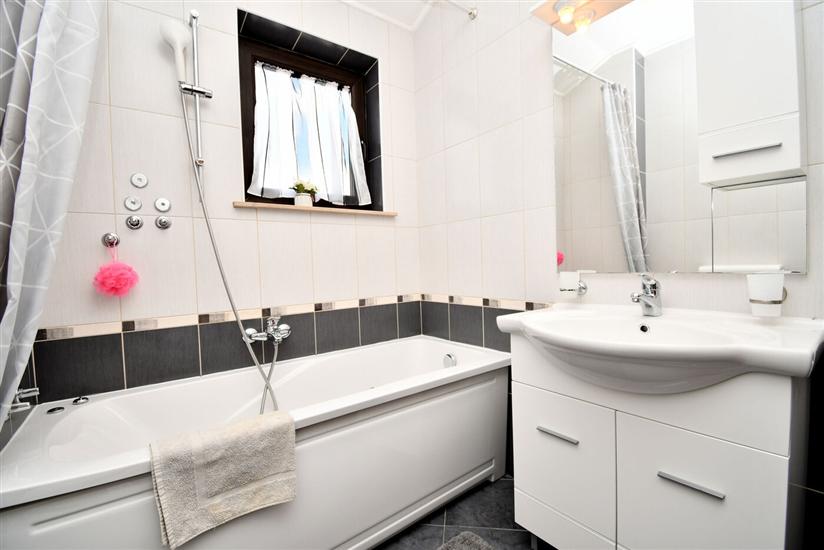 Apartment A2, for 5 persons