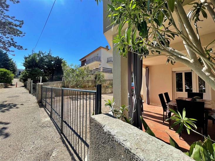 Apartment Butkovic - Pet-Friendly