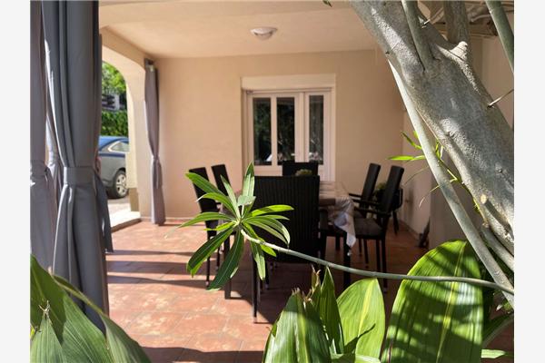 Apartment A1, for 5 persons