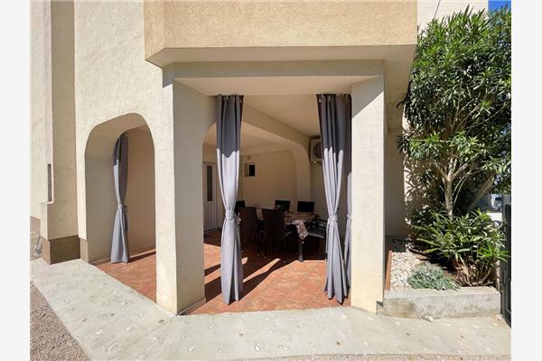 Apartment A1, for 5 persons