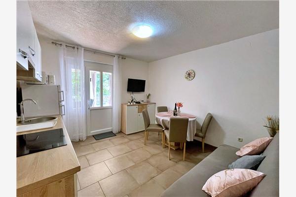 Apartment A1, for 5 persons