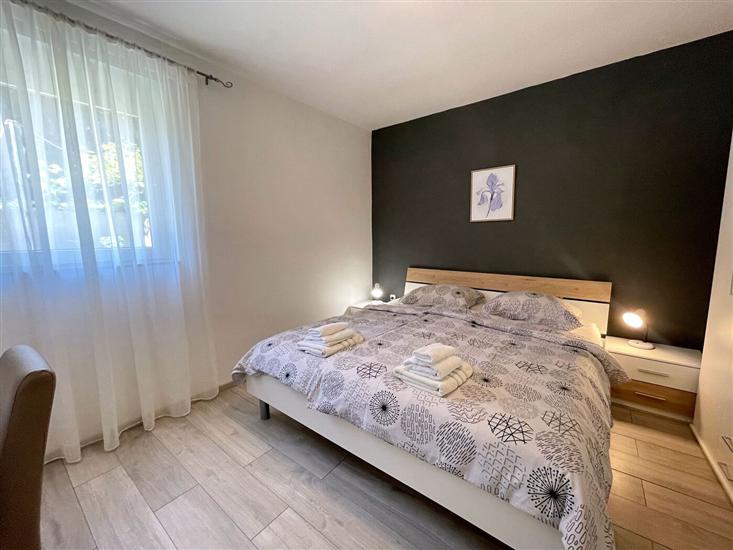 Apartment A1, for 5 persons