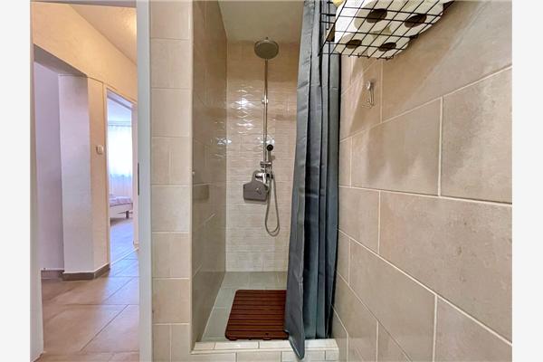 Apartment A1, for 5 persons