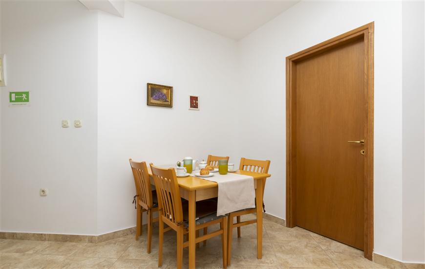 Apartment A2, for 3 persons