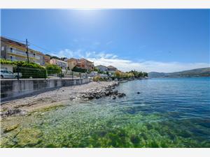 Apartmaji Milenka Arbanija (Ciovo), Kvadratura 100,00 m2, Oddaljenost od morja 20 m