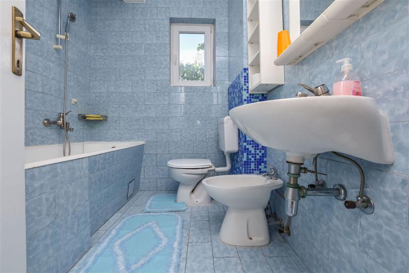 Apartment A2, for 7 persons