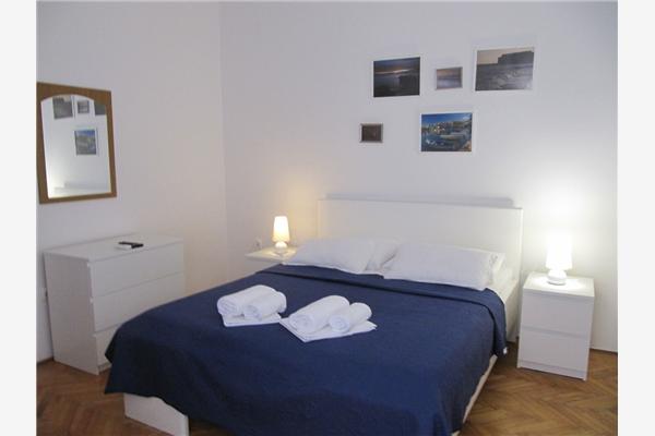 Room S1, for 2 persons
