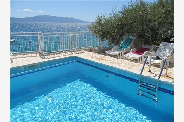 Room S6, for 2 persons