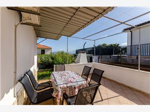 Appartement Rustic Jelsa - île de Hvar, Superficie 80,00 m2, Distance (vol d'oiseau) jusqu'au centre ville 850 m
