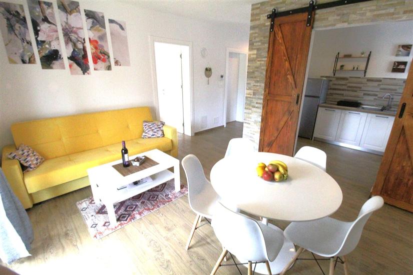 Apartment A1, for 5 persons