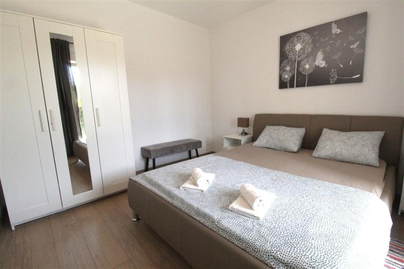 Apartment A1, for 5 persons