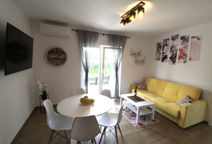 Apartment A1, for 5 persons