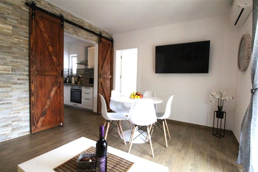 Apartment A1, for 5 persons