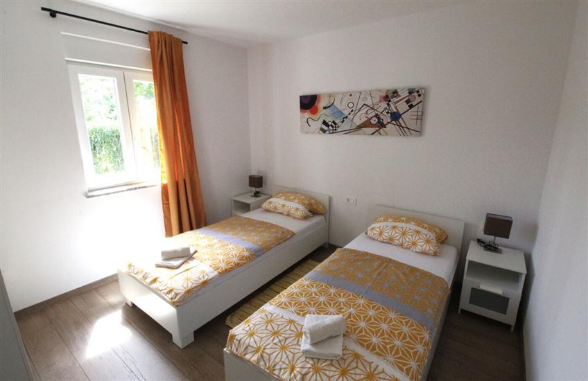 Apartment A1, for 5 persons