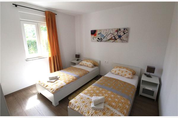 Apartment A1, for 5 persons