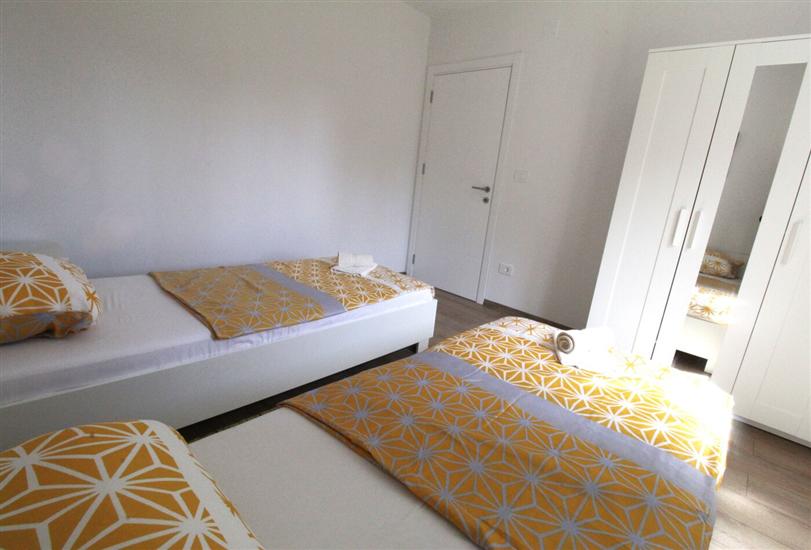 Apartment A1, for 5 persons