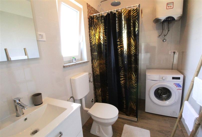 Apartment A1, for 5 persons