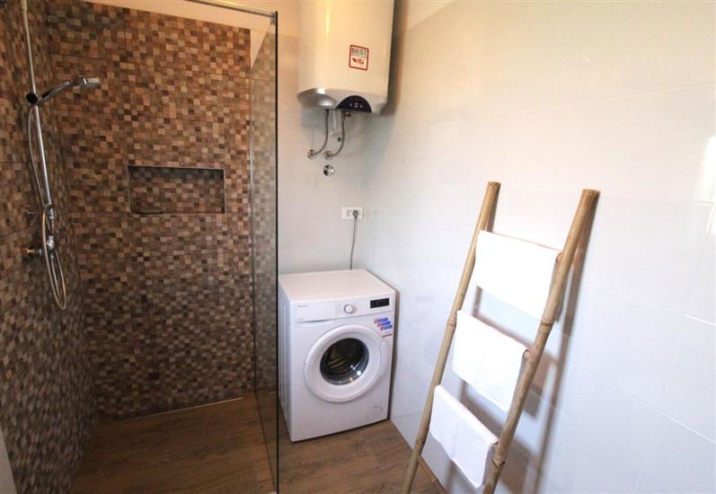 Apartment A1, for 5 persons